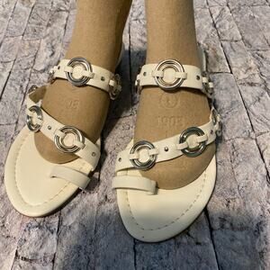 Sz 7- Vince Camuto white sandals